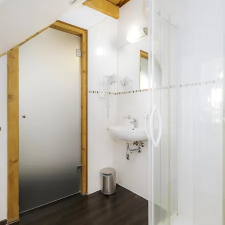 Hotel Leyla 3*